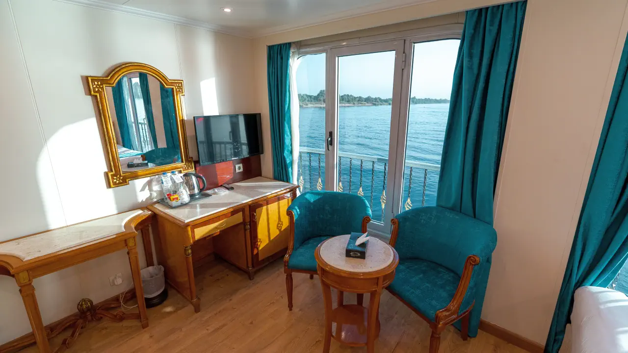 رحلة الباخرة نايل كويست